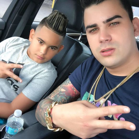 Meet your Posher, Dayron - Picture 1 of 1